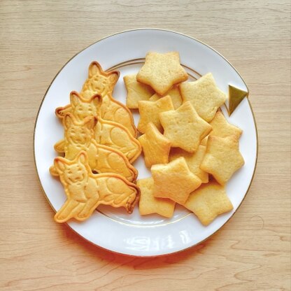 こちらも作りました♡
クッキー大好き！蜂蜜風味がとっても良いですネ。サクサクしてめちゃ美味しい〜♬
有難うございました╰(*´︶`*)╯♡